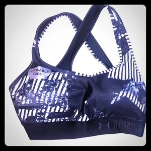 NWOT Under Armour sports bra